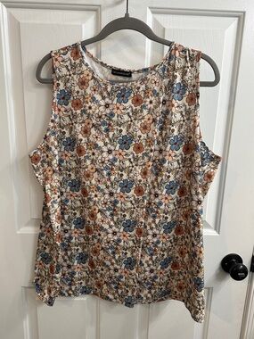 Crew Neck Floral Sleeveless Cami in Cream, Blue & Brown